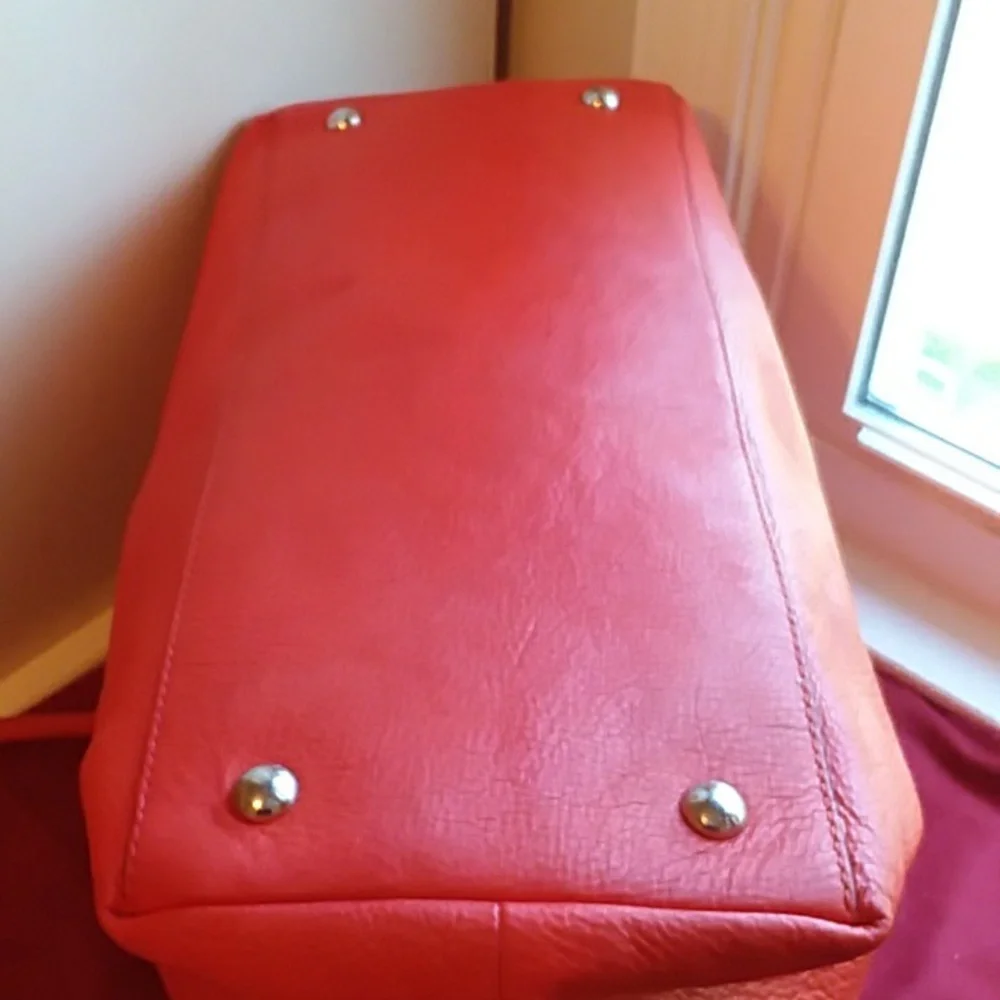 SOLD Michael Kors TravelBag Orange Leather XLarge Bag. Excellent Condition - Picture 10 of 14